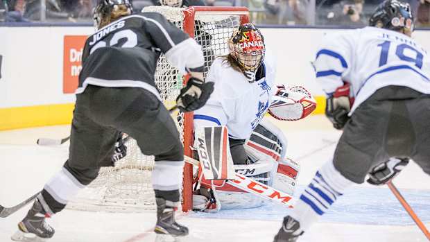 genvieve-lacasse-starring-boston-blades-cwhl-chris-tanouye-960.jpg
